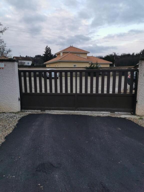 Auberge De L'europe, Hôtel à Saint-Quentin-Fallavier
