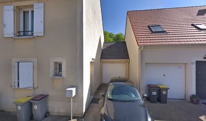 Chez Lalis, Hôtel à Évry