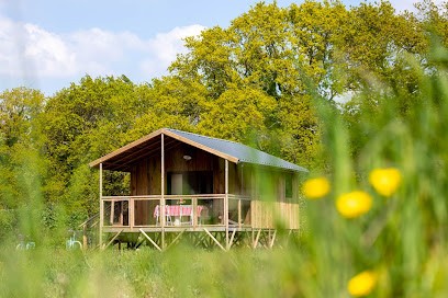 Dihan - Tree Houses, Hôtel à Ploemel