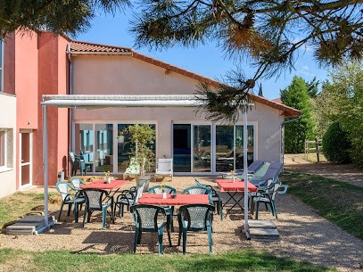 Logis Hôtel Le Chatard, Hôtel à Sarcey