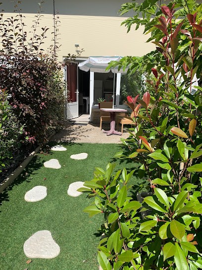 RESIDENCE LES SANSONNETS, Hôtel à Jonzac