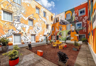 B&B HOME Paris Mairie De Saint-Ouen, Hôtel à Saint-Ouen