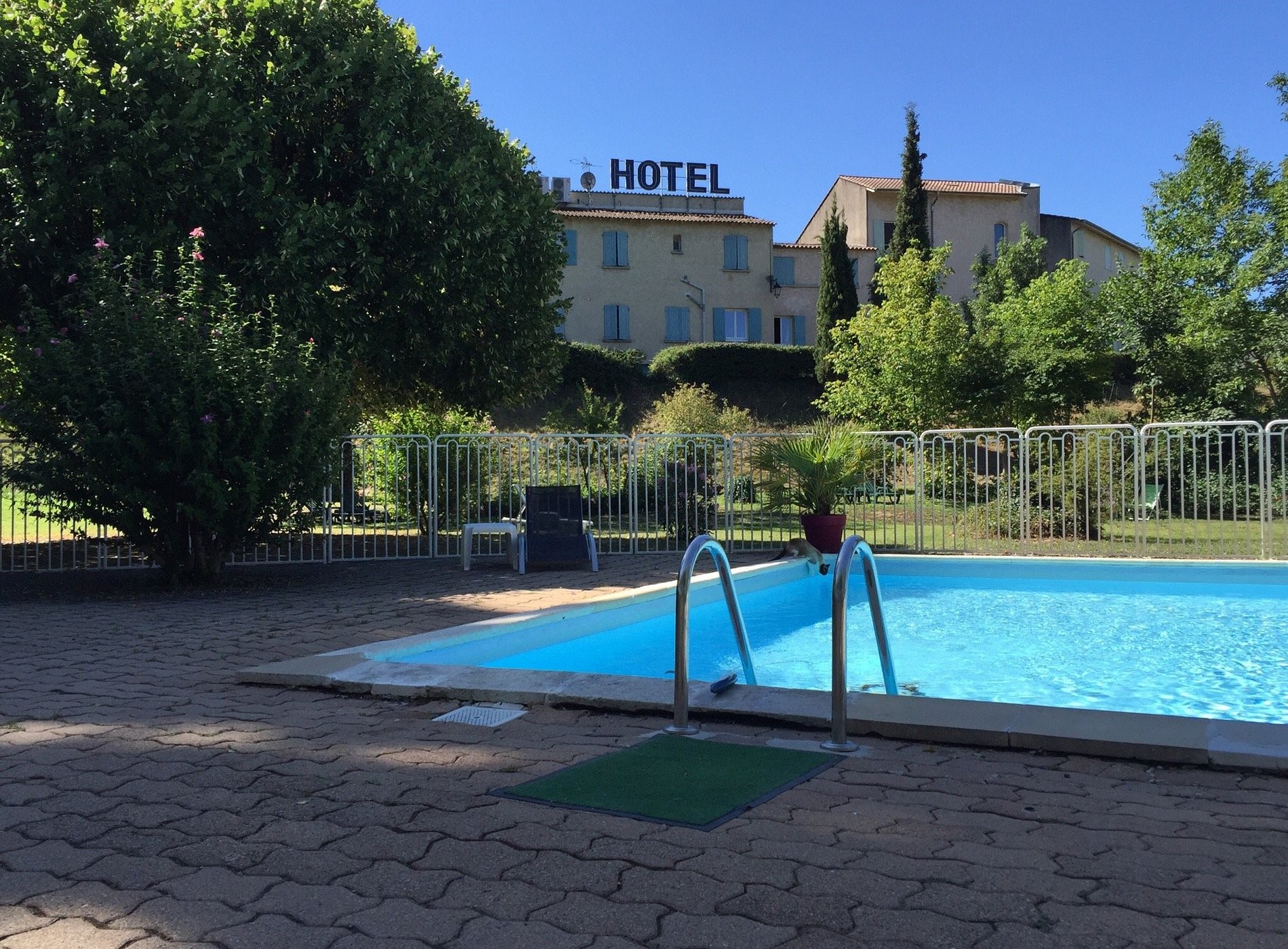 Logis Hôtel Le Saint Marc, Hôtel à Mollans-sur-Ouvèze