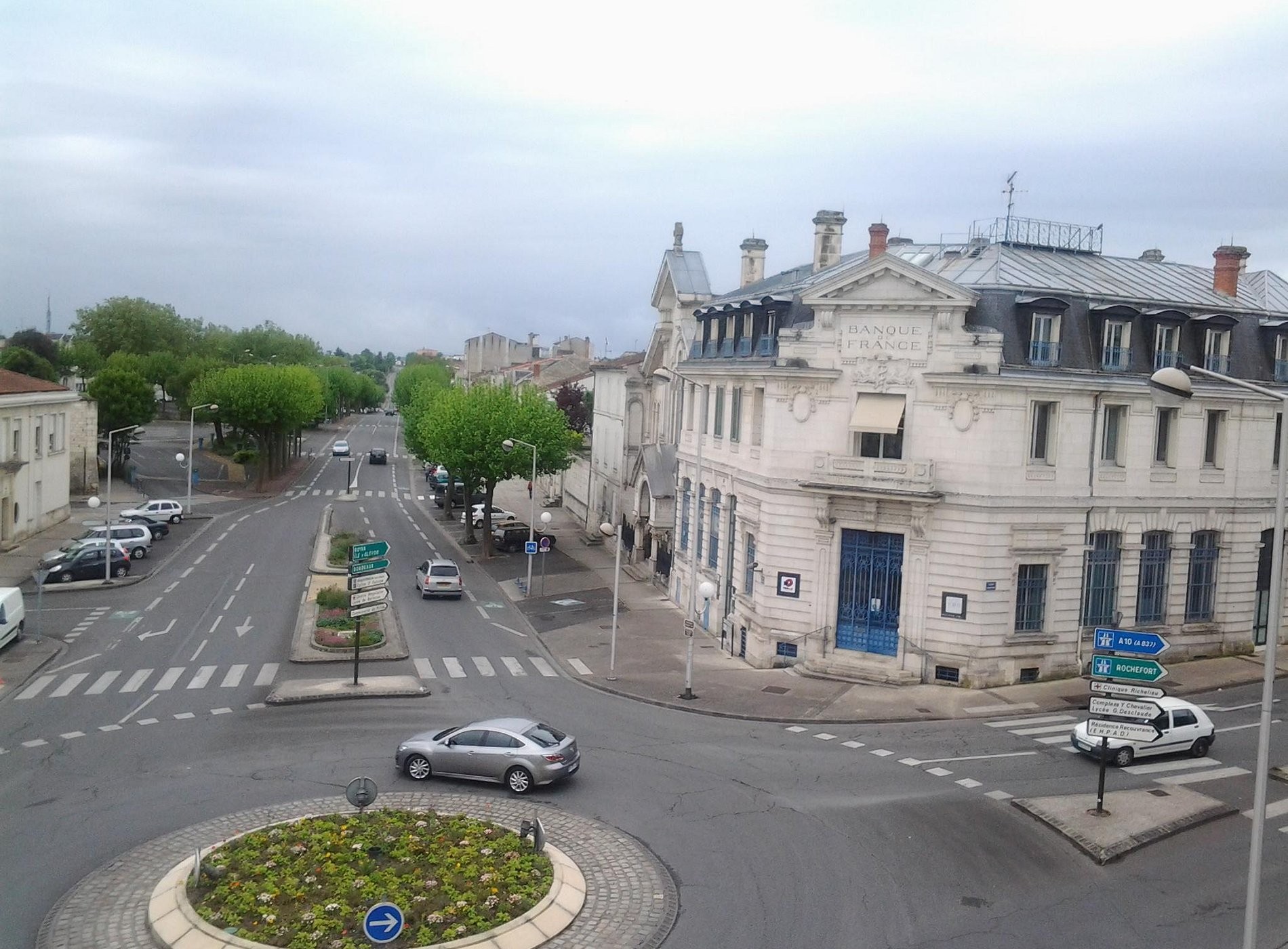 Brit Hotel Bleu Nuit, Hôtel à Saintes