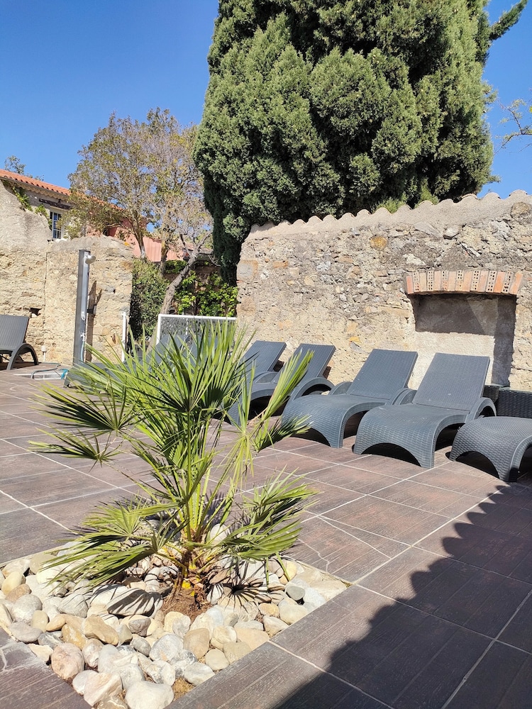 Hôtel Restaurant L'art Des Mets By Côté Jardin, Hôtel à Conilhac-Corbières