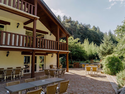 Logis Hôtel Auberge De Pont Calleck Hôtel à Inguiniel