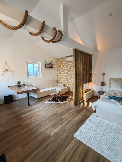 Le Chalet Champenois À Troyes - Jacuzzi, Ciné Netflix, Terrasse, Escape Game, Hôtel à Troyes