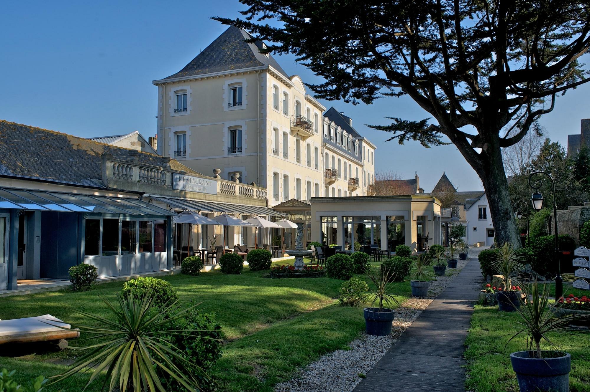 Grand Hôtel De Courtoisville - Spa - Hôtel Saint-Malo, Hôtel à Saint-Malo