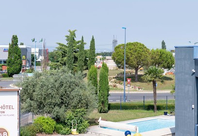 B&B HOTEL Lyon Saint-Bonnet Mi-Plaine, Hôtel à Saint-Bonnet-de-Mure