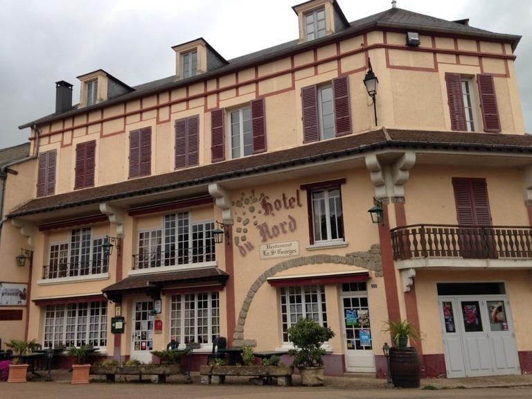 Hôtel Du Nord Rest. Le Saint Georges, Hôtel à Quarré-les-Tombes