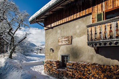 La Ferme Du Lac Vert, Hôtel à Montriond