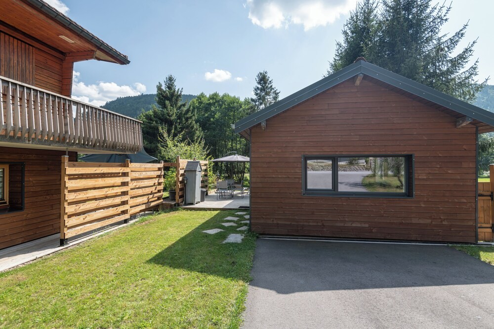 Domaine de Rochesson - Les Chalets Perce Neige & Jacuzzi à proximité de Gerardmer & La Bresse, Hôtel à Rochesson