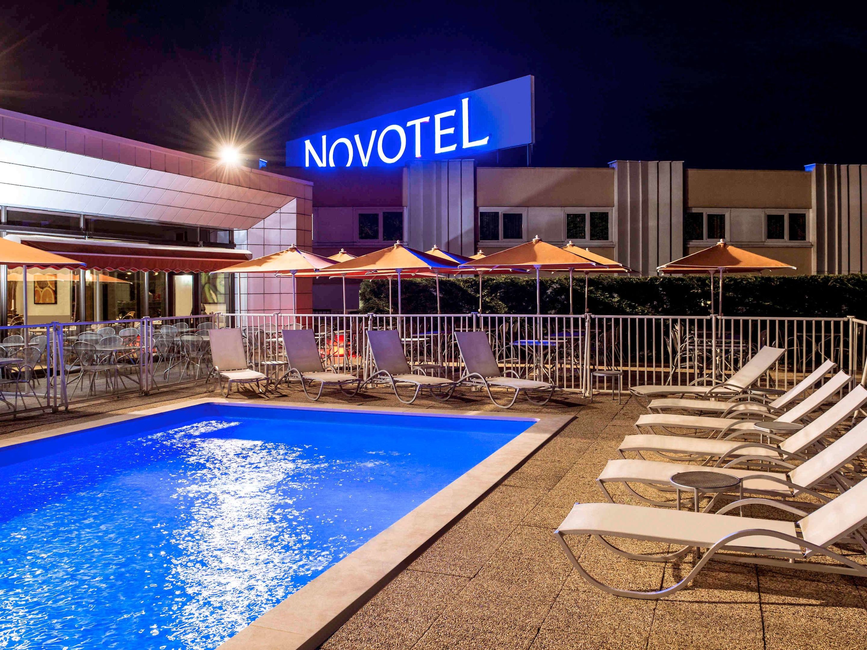 Novotel Mâcon Nord Autoroute Du Soleil, Hôtel à Mâcon