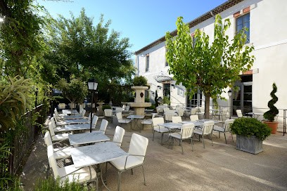 Grand Hôtel Henri - Hôtel Restaurant, Hôtel à L'Isle-sur-la-Sorgue