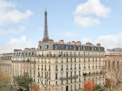 Spacious Apartment - 3Br/8P - Eiffel Tower- Belvilla By Oyo, Hôtel à Paris 16
