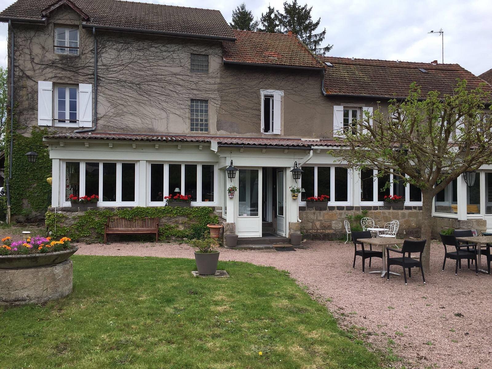 Hostellerie Du Vieux Moulin, Hôtel à Autun