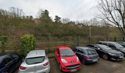 Akretche Ali, Hôtel à Vaux-sur-Seine