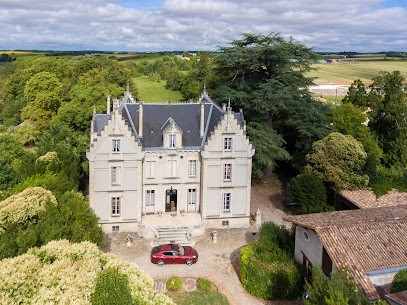 Château Le Parc De Mirambeau, Hôtel à Mirambeau