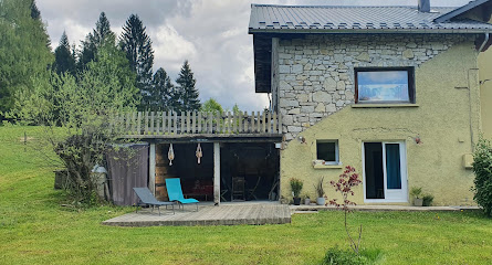 Un Coin Tranquille, Hôtel à Échallon