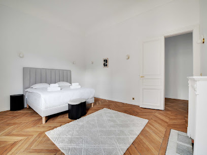 Prestigious Apt 3Br/6P 250M2 - Arc De Triomphe - Belvilla By Oyo, Hôtel à Paris 16