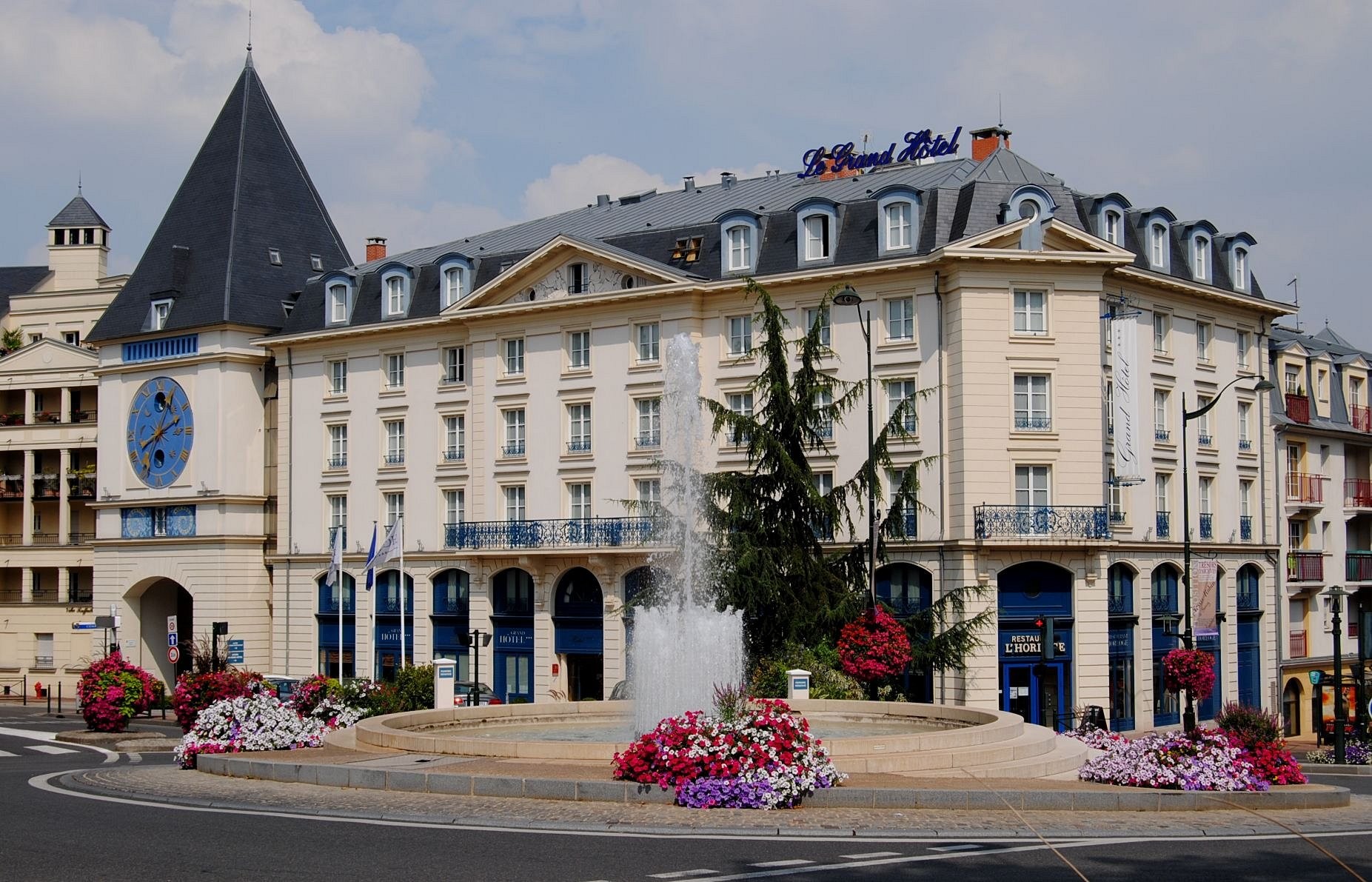 Le Grand Hôtel Du Plessis-Robinson - Bar De L'horloge, Hôtel au Plessis-Robinson