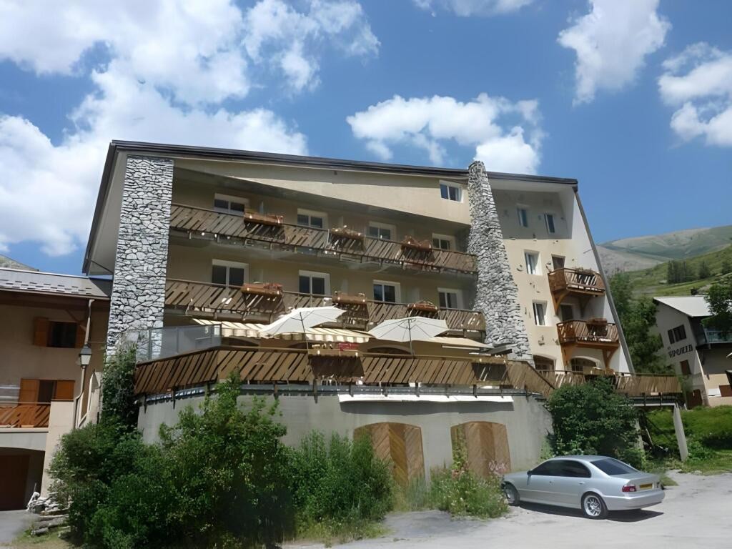 Les Agneaux, Hôtel à Villar-d'Arêne