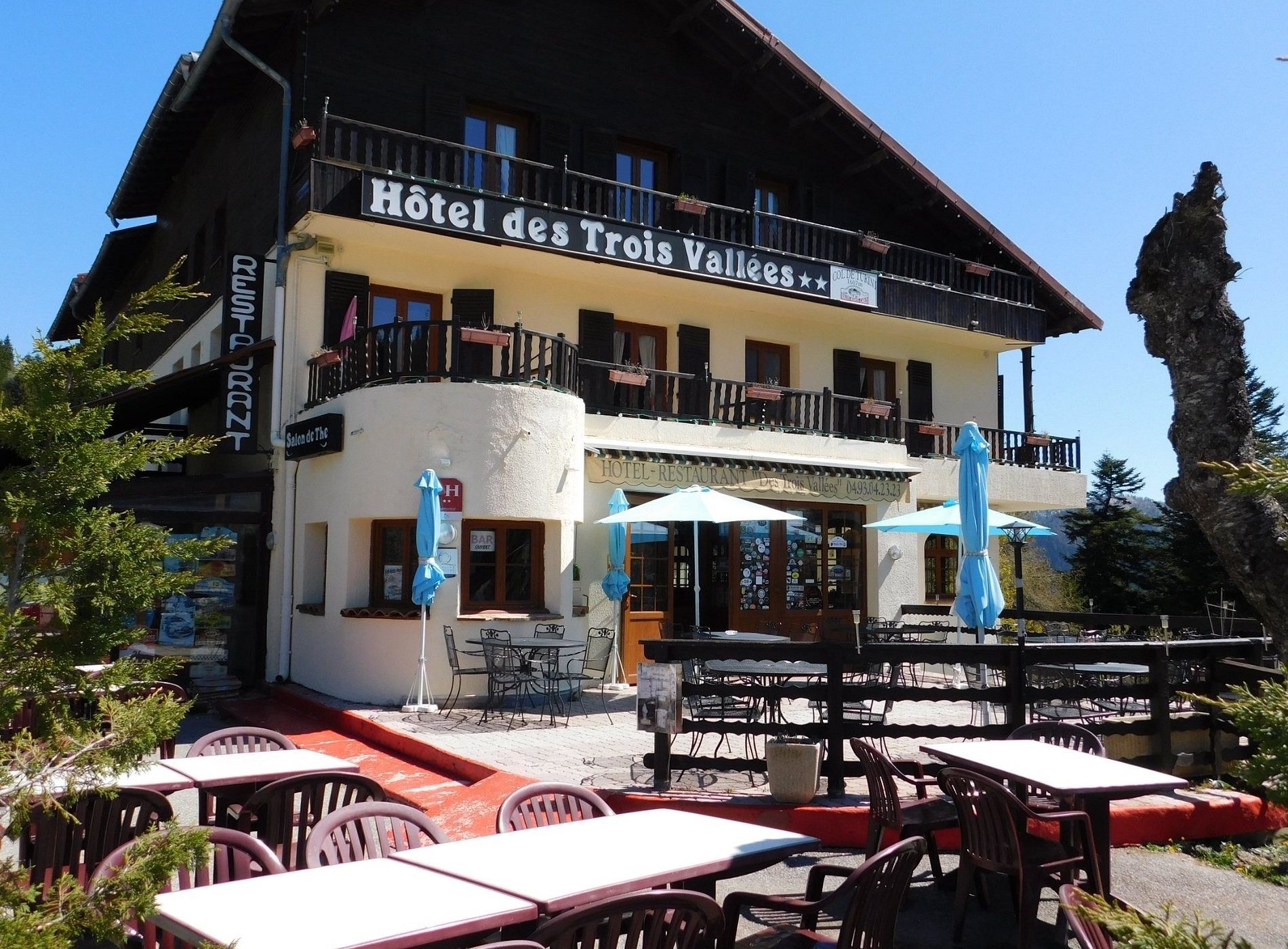 Hôtel Les Trois Vallées, Hôtel à L'Escarène