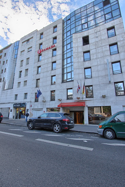 Ramada Paris Tour Eiffel, Hôtel à Paris 15