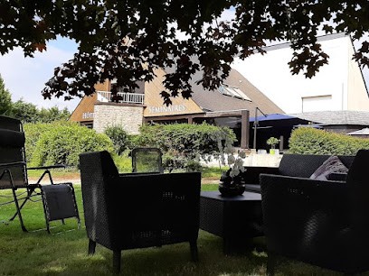 Logis Hôtel Les Dineux Village, Hôtel à Trémeur