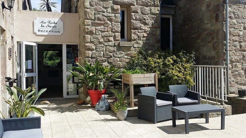 La Roche du Marais, Hôtel à La Hague