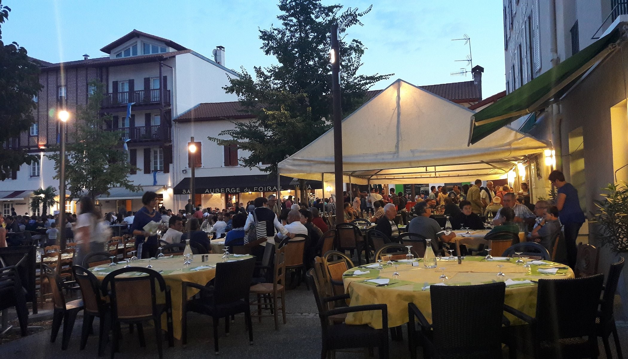 Hôtel Restaurant Du Midi, Hôtel à Saint-Palais