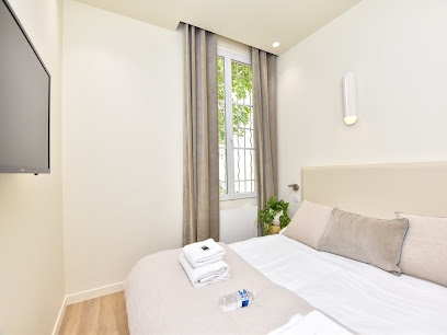 Spacious Apartment - 3Br/8P - Moulin Rouge - Belvilla By Oyo Hôtel à Paris 09