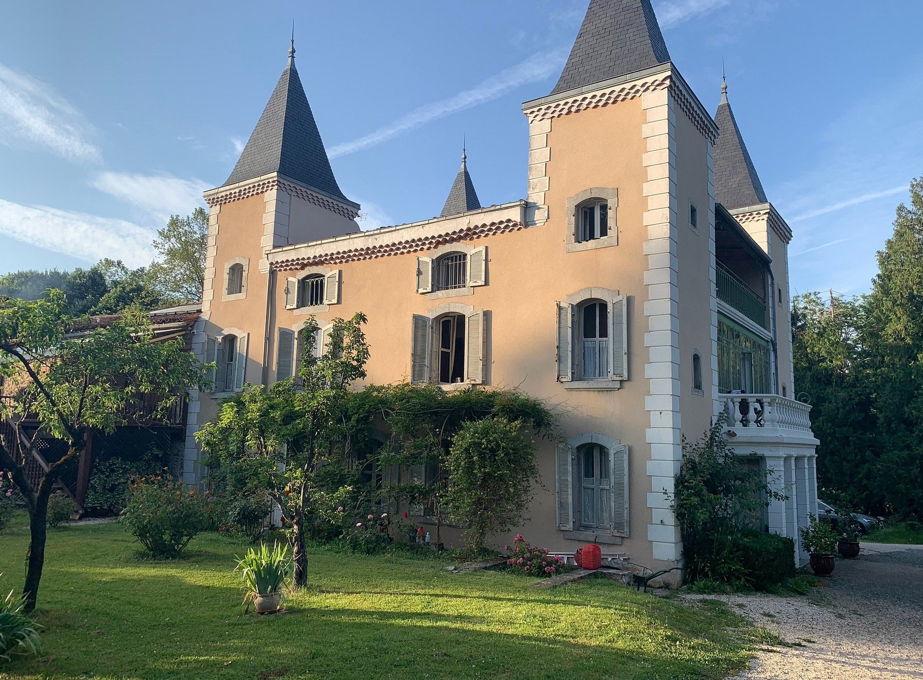 Logis Hôtel Château de Beauregard, Hôtel à Saint-Girons