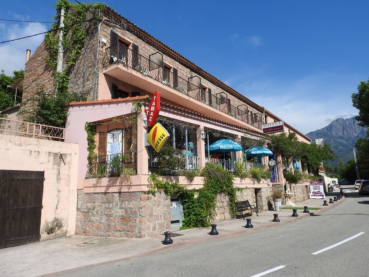 Bon Accueil, Hôtel à Ota