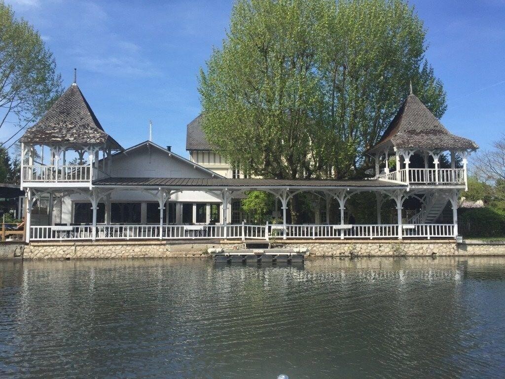 Logis Hôtel Le Pavillon Bleu, Hôtel à Olivet