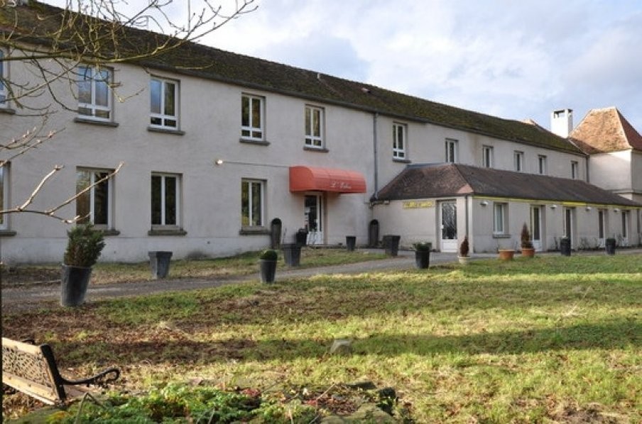 Le Parc D'Eden, Hôtel à Villeneuve-sous-Dammartin