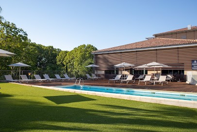 Zenitude Relais & Spa - La Valadière, Hôtel à Juvignac