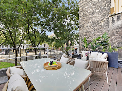 Flat With Terrasse - 1Br/4P - Eiffel Tower- Belvilla By Oyo, Hôtel à Paris 15