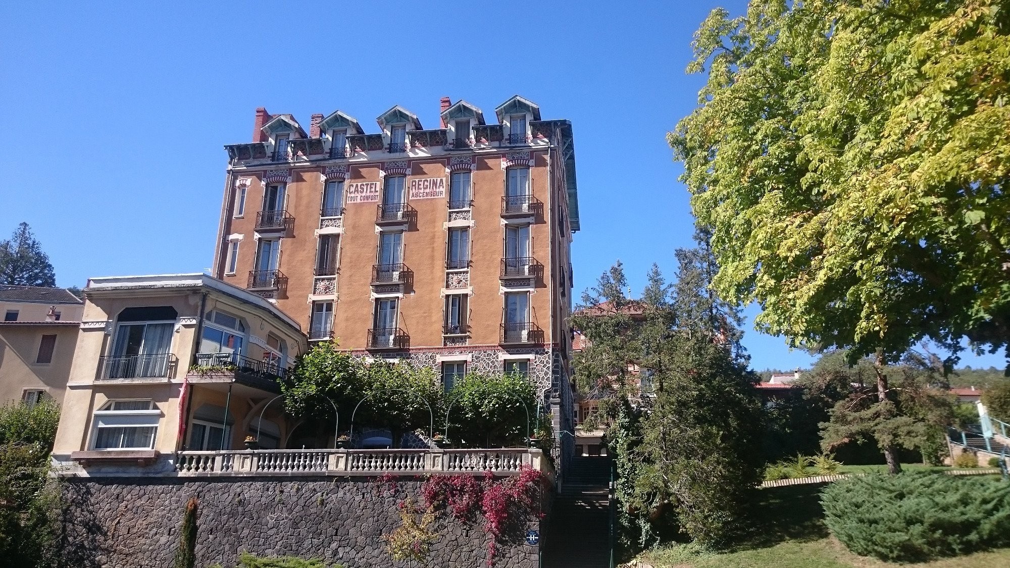 Hôtel Castel Regina, Hôtel à Châtel-Guyon