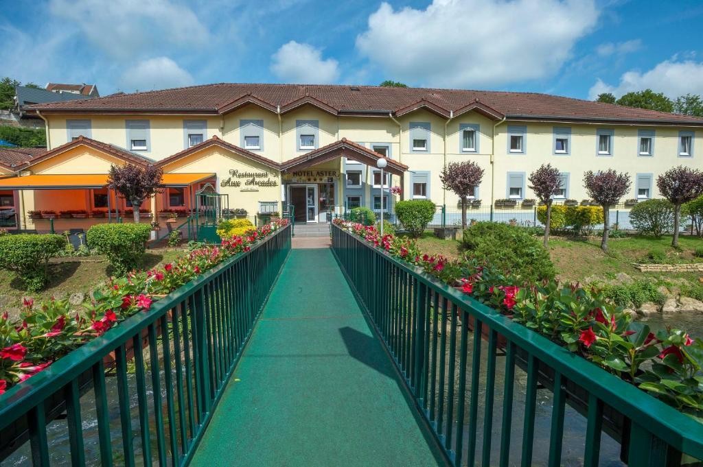 Logis Hôtel Aster Rest. Aux Arcades, Hôtel à Val de Briey