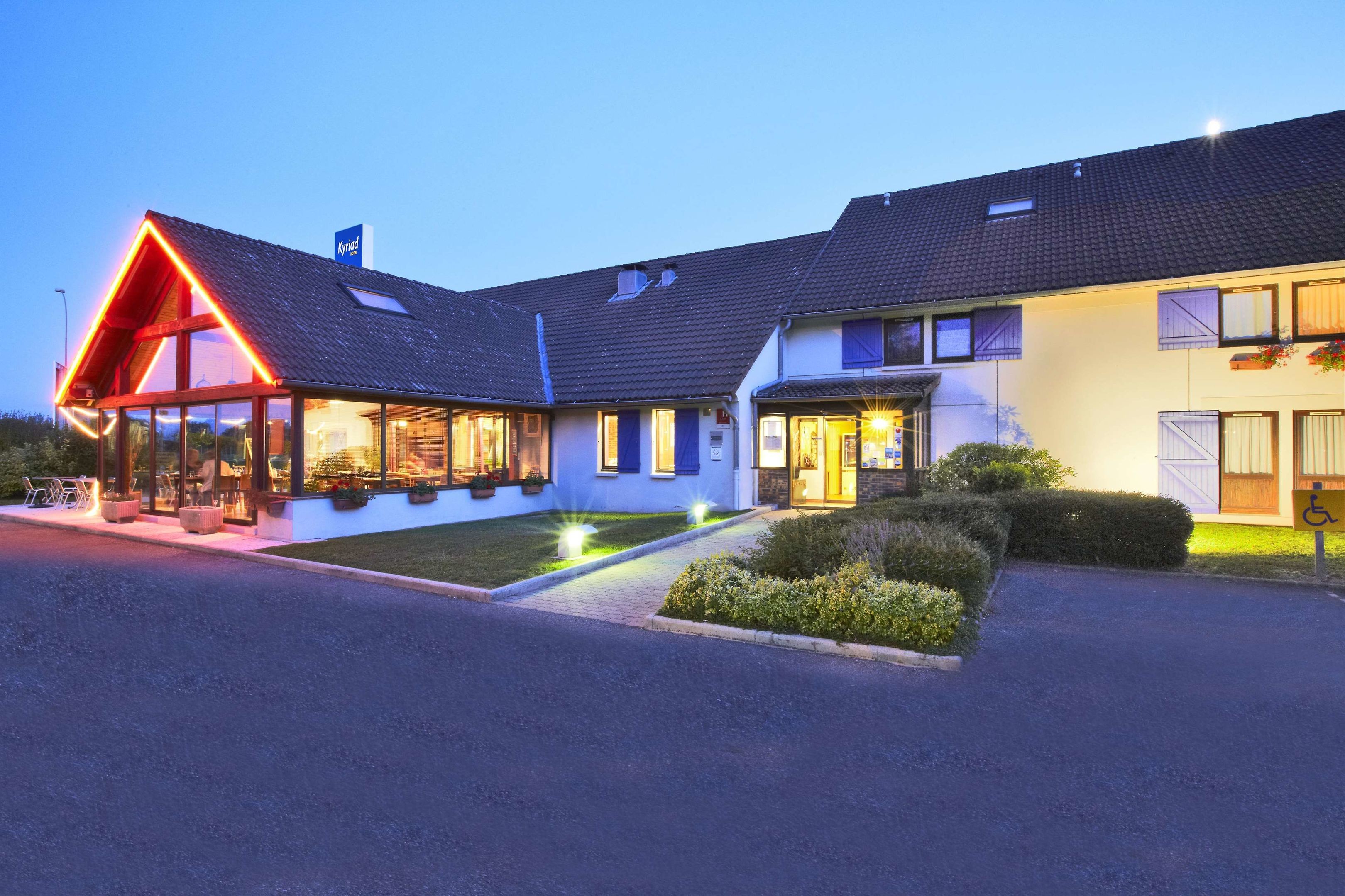 Kyriad Hotel, Hôtel à Saint-Genis-Pouilly