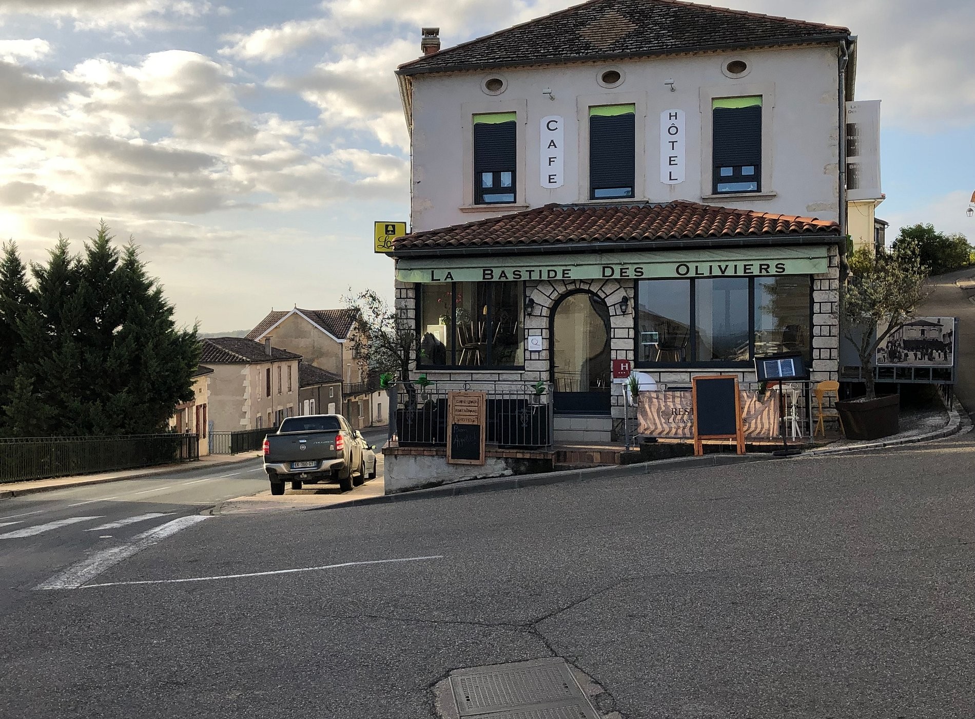 Logis Hôtel La Bastide Des Oliviers, Hôtel à Monflanquin