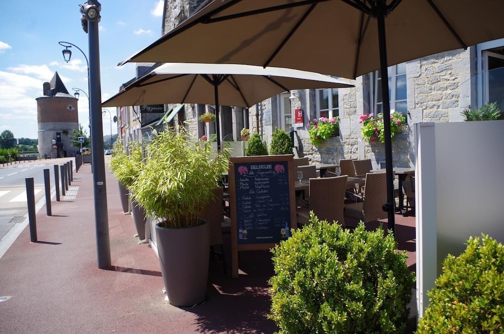 Hôtel le Roosevelt, Hôtel à Givet