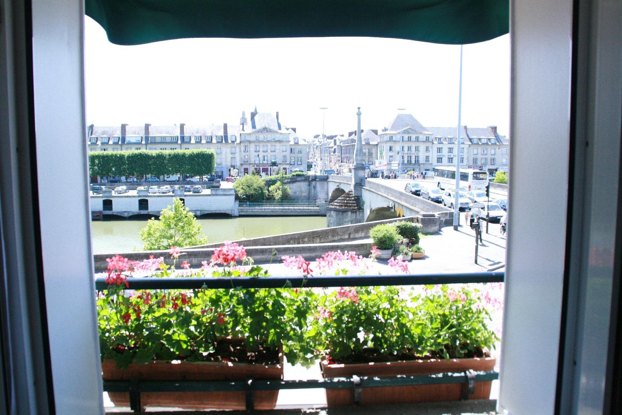 Hôtel De Flandre, Hôtel à Compiègne