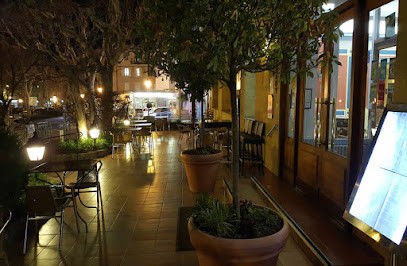 Hôtel-Restaurant Colombet, Hôtel à Nyons