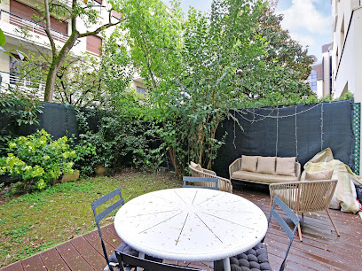 Cosy Flat With Garden -Neuilly-Sur-Seine - Belvilla By Oyo Hôtel à Neuilly-sur-Seine