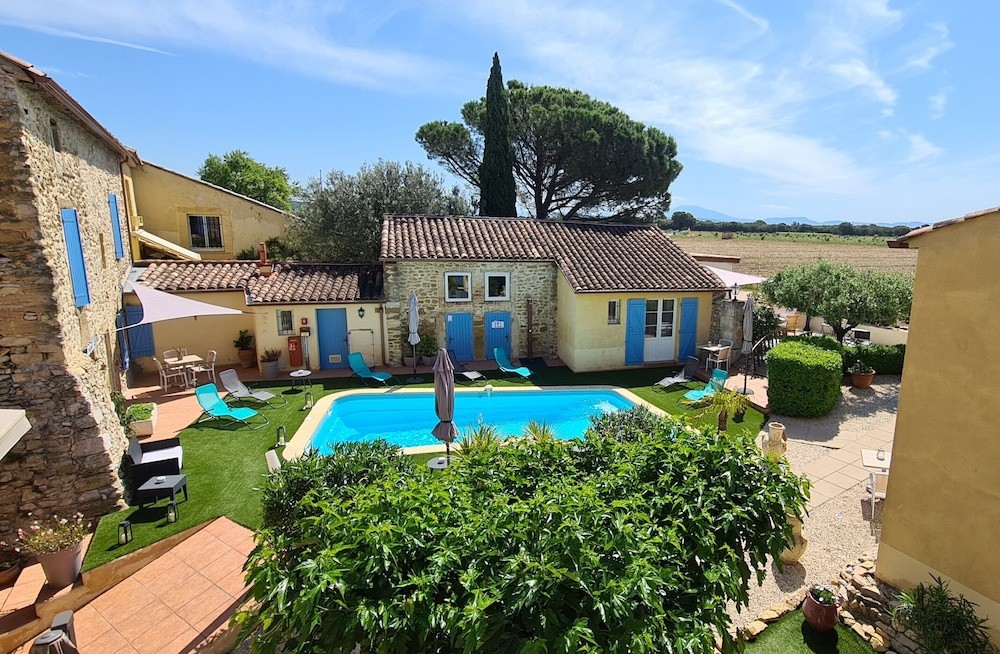 Logis Hôtel la Bastide St Bach, Hôtel à Suze-la-Rousse