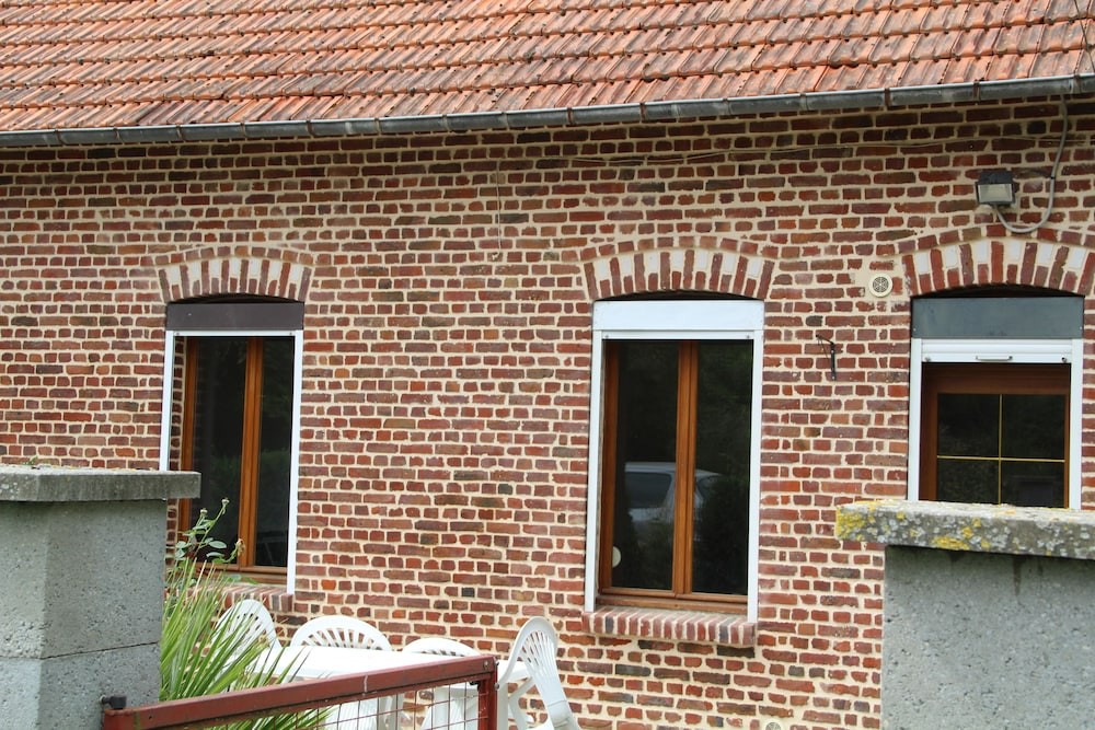 Attilly, Hôtel à Attilly