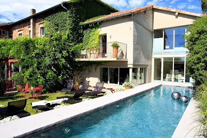 Auberge Du Paradis - Hôtel Restaurant, Hôtel à Saint-Amour-Bellevue