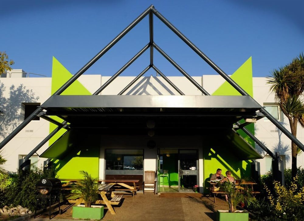 Lemon Hotel Avignon Rochefort Du Gard, Hôtel à Rochefort-du-Gard